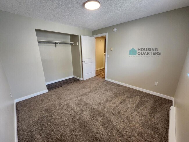 Building Photo - 2210 W Boone Ave