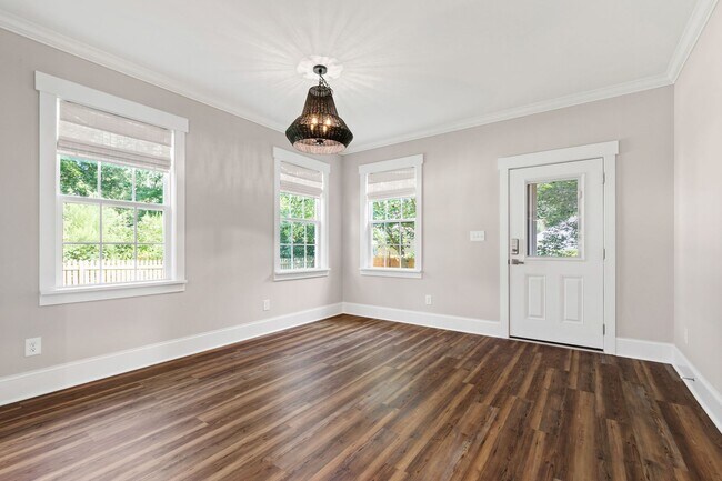 Building Photo - Beautifully Built Ranch Home in Desirable ...