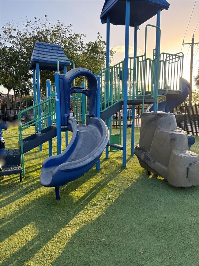 Building Photo - 8801 Wiles Rd