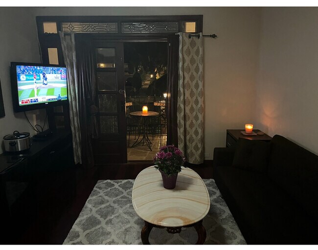 Building Photo - 17220 Ballinger St