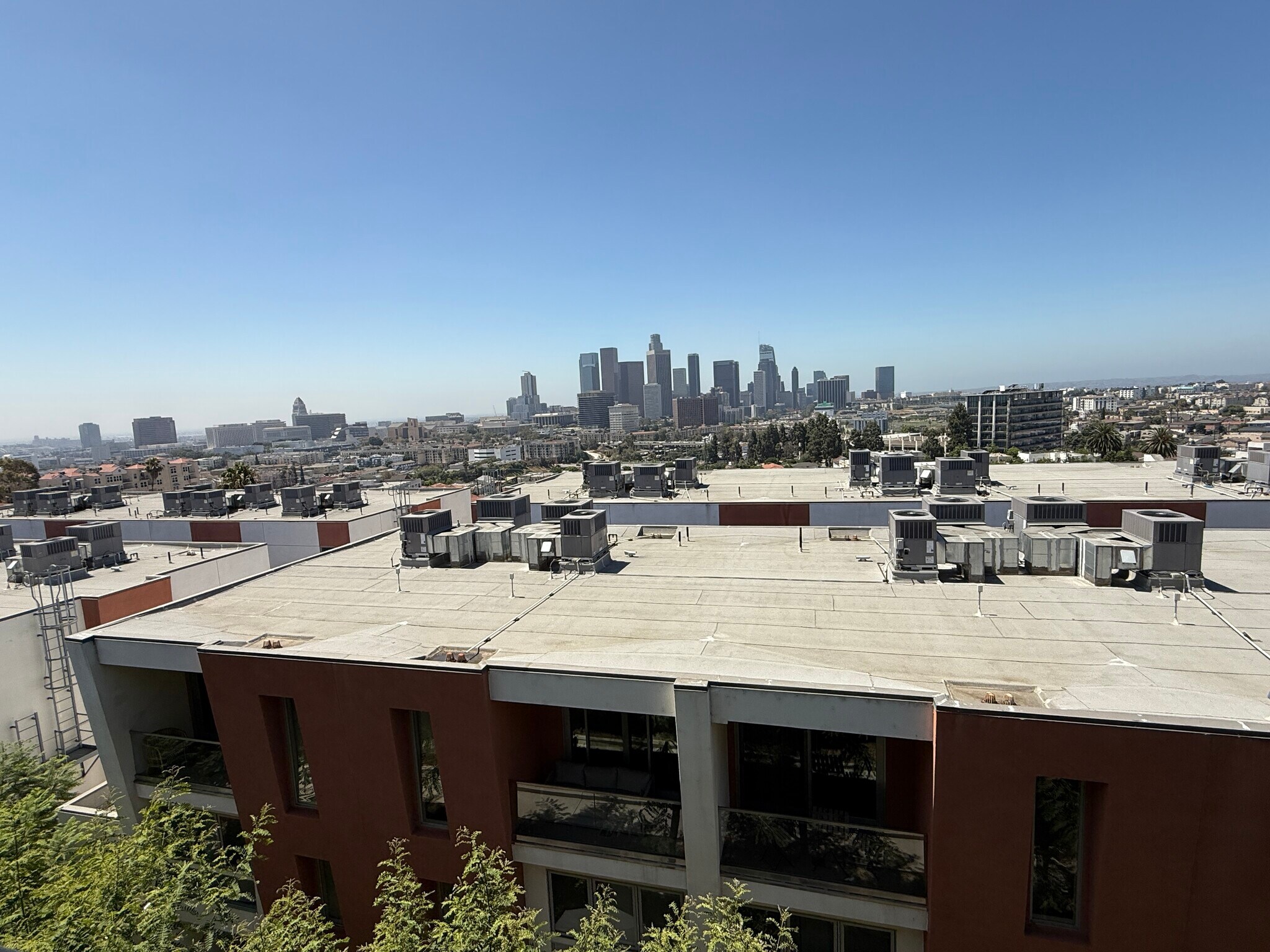 Building Photo - 1035 Figueroa Ter