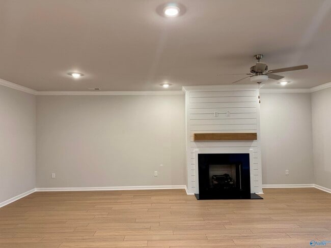 Building Photo - 207 Stockyard Cir