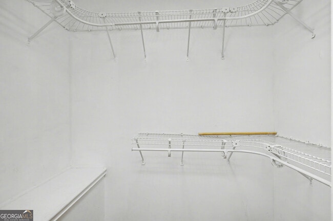 Building Photo - 140 Maple Pl