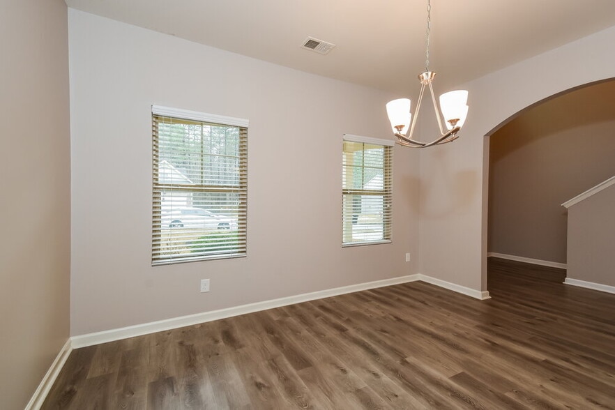 Building Photo - 222 Westridge Cir