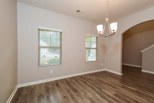 Building Photo - 222 Westridge Cir