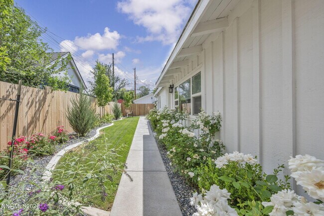 Building Photo - 574 Reno Ave