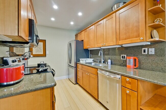 Building Photo - Fully Furnished Condo near Downtown Mountain View & Stevens Creek Trail