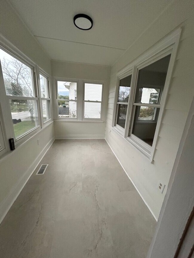 Building Photo - 408 Orchard Dr