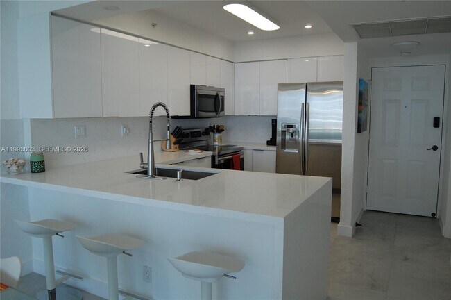 Building Photo - 2501 S Ocean Dr