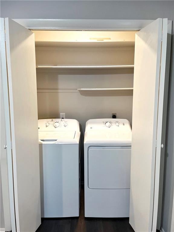 Building Photo - 428 SE G St