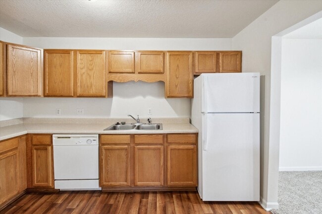 Two Bedroom C - 2 Bed / 2 Bath - 1,100 Sq.Ft. - Legacy Village
