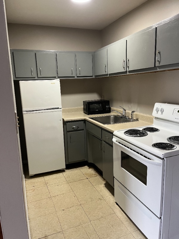 Building Photo - 20-60-60 S Linden Rd