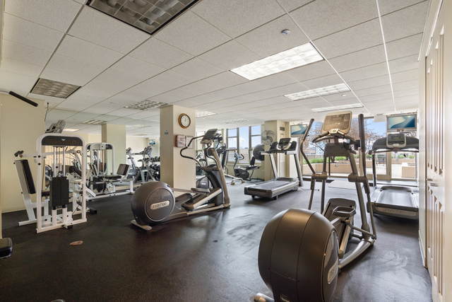 Building Photo - 200 N Jefferson St