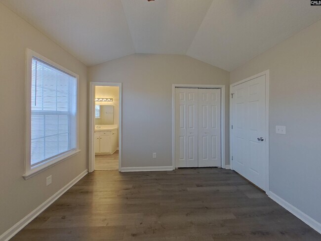 Building Photo - 500 Rockhaven Dr