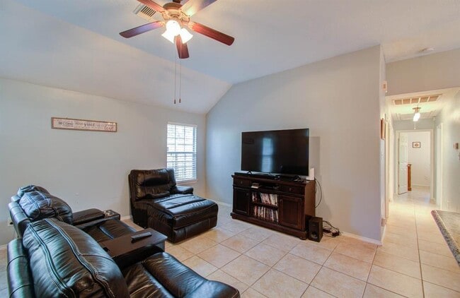 Building Photo - 4010 Bealey Ln
