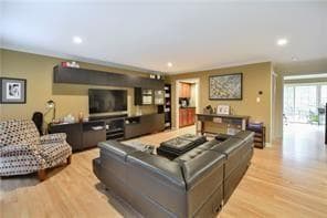 Building Photo - 941 Montclair Dr