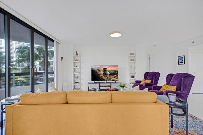 Building Photo - 3600 Mystic Pointe Dr