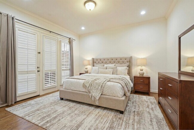 Building Photo - 521 Lovett Blvd