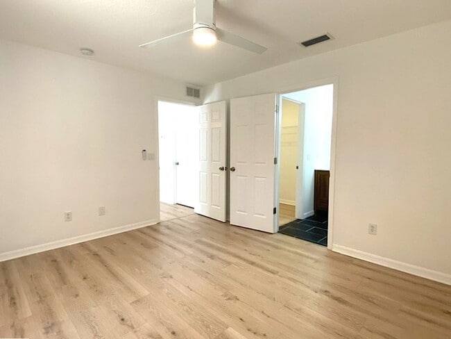 Building Photo - Beautiful New Smyrna Beach Home!