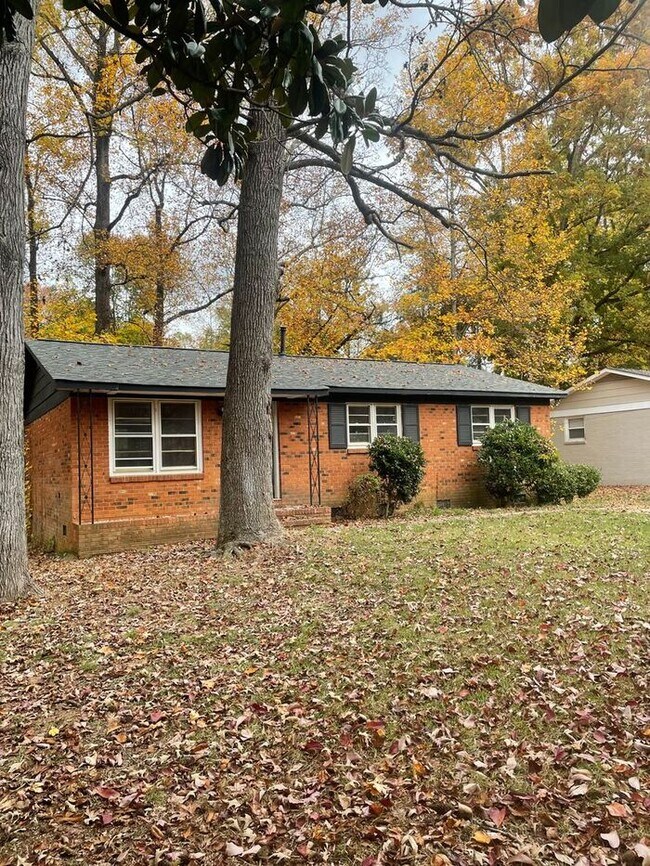 Brick 3 Bedroom Ranch Style Home 3018 Cedarhurst Dr Charlotte NC