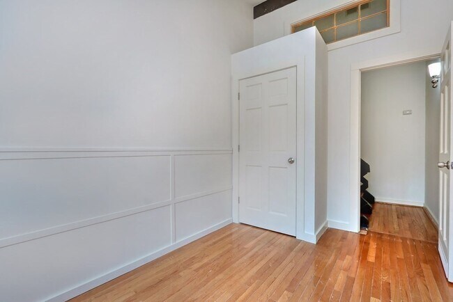Building Photo - 12 Lilac Ct