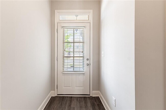 Building Photo - 2414 Morgan Pl Dr