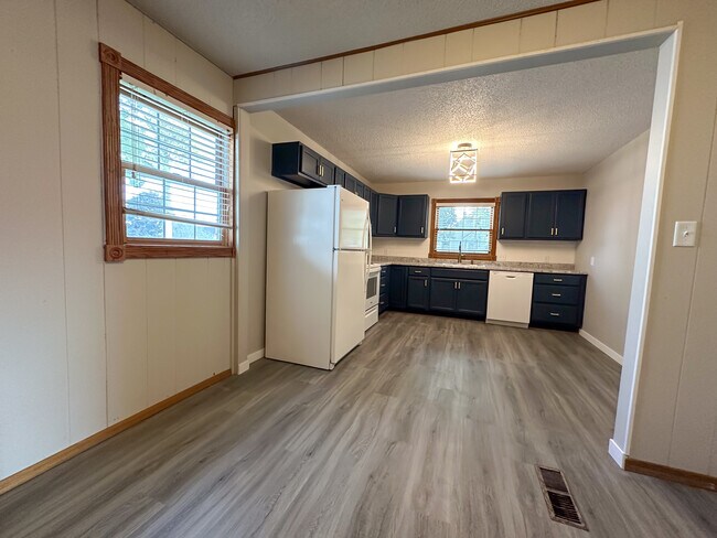 Building Photo - 1208 Baker Ave