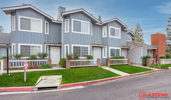 Building Photo - 2600 Brookside Dr
