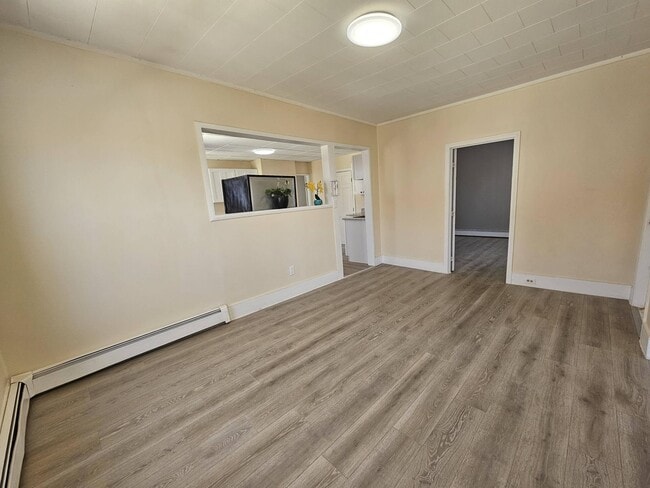 Building Photo - 40 Putnam St