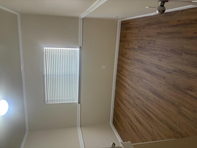 Building Photo - 6101 Shamrock Dr