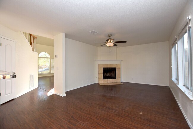 Building Photo - 4BR Cat Hollow Rental | Fenced Yard | Round Rock ISD