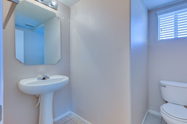 Building Photo - NW!! POOL!!!! GATED!!! Com. Park!!! Low Maintenance desert landscape front Yard. New Carpet!! Ups...