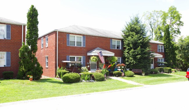 Primary Photo - 7558-7588 Elaine Dr