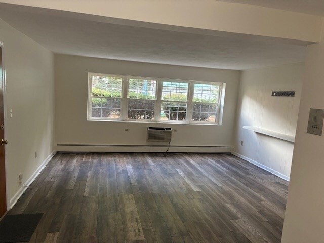 Building Photo - 11 Cass St