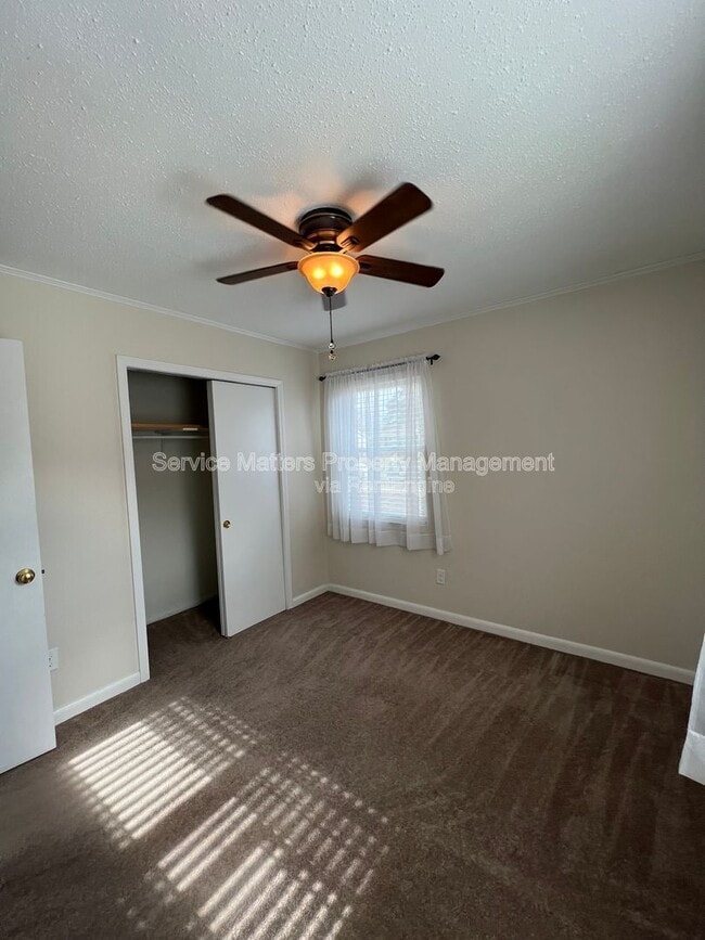 Building Photo - 3227 Fresno Ave