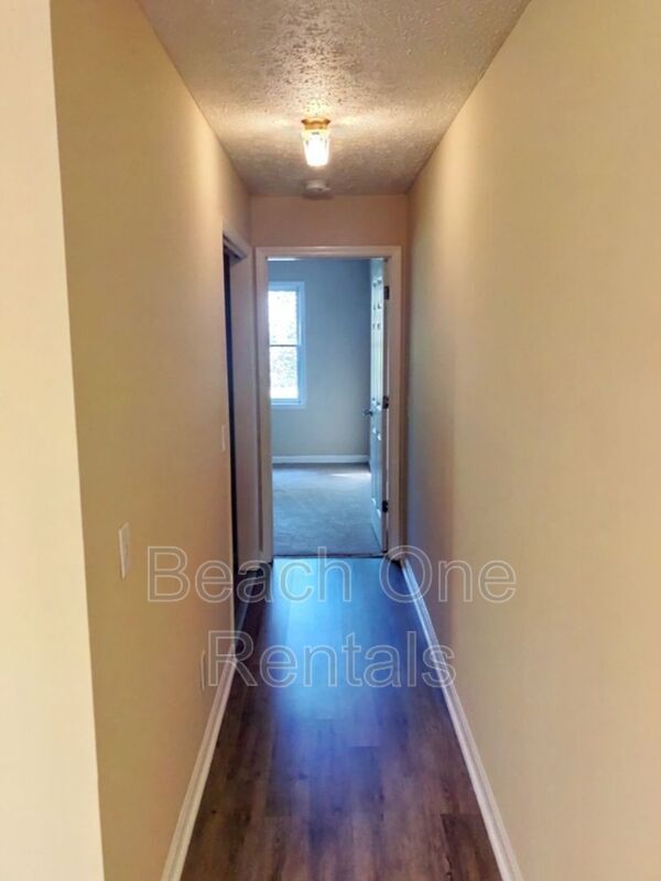 Building Photo - 213 William Bradford Pl