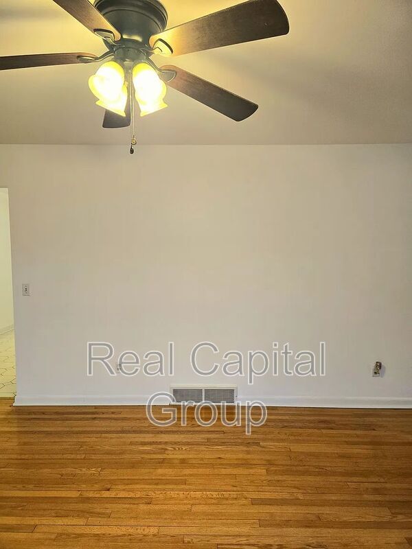 Building Photo - 1116 St Jude Dr