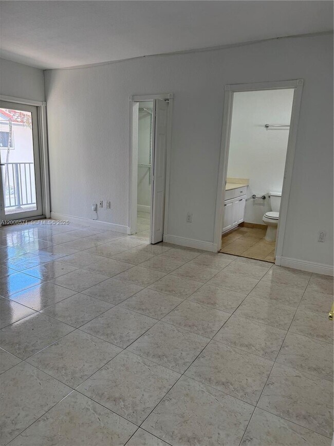 Building Photo - 3080 Bird Ave