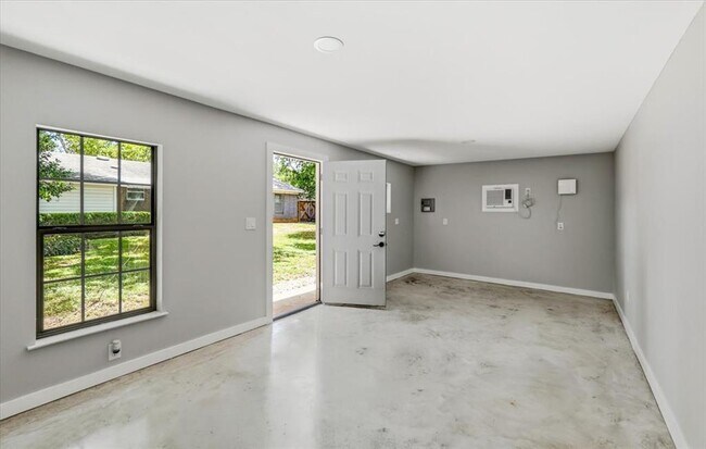 Building Photo - 3211 John Campbells Trail
