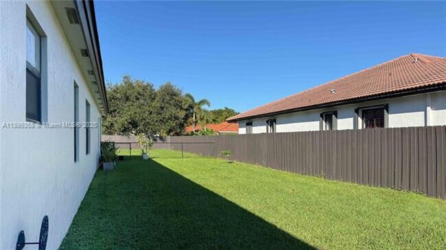 Building Photo - 17320 SW 92nd Ct