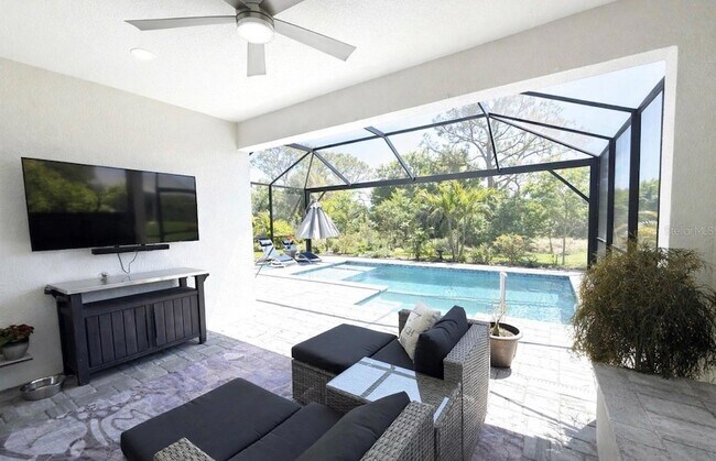 Building Photo - 1055 Waterline Ct