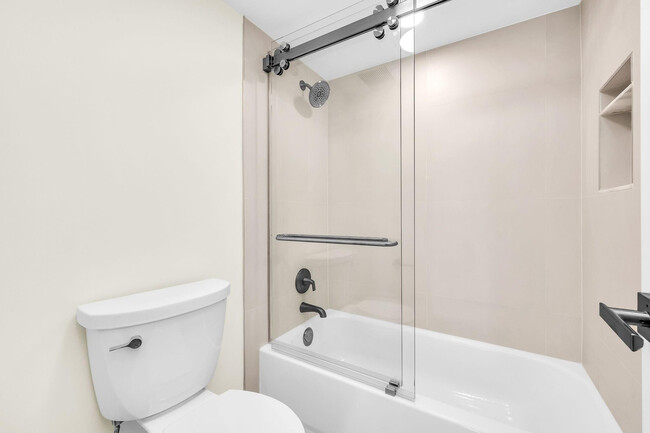 Building Photo - 1000 S Ocean Blvd