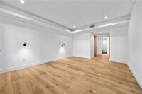 Building Photo - 10352 Riverside Dr