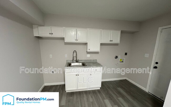 Building Photo - 4911 Shayne Cove