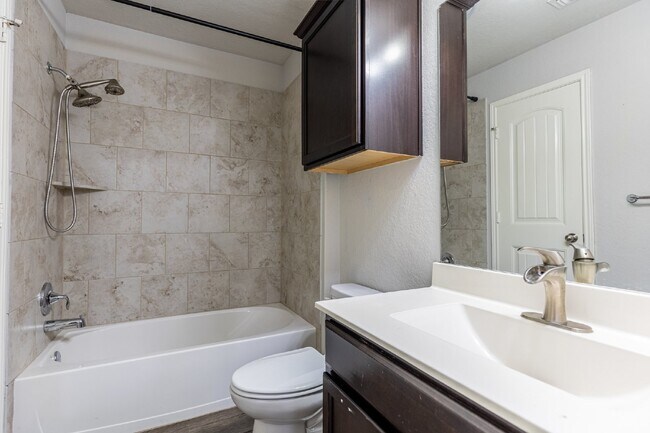 Building Photo - 925 Cypress Ml
