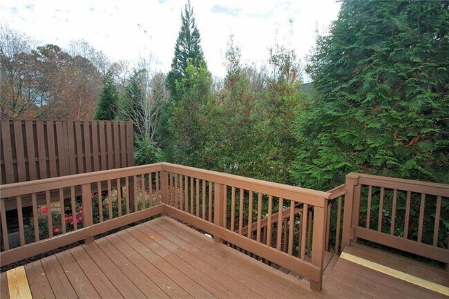 Building Photo - 7605 Lowery Oak Dr