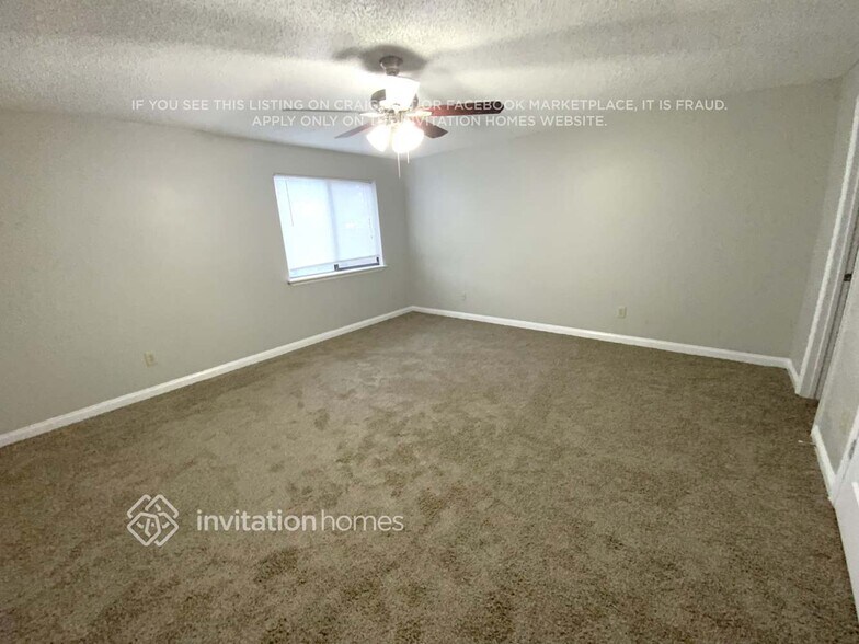 Building Photo - 4859 Wallingford Pl E