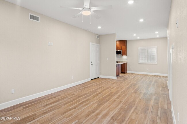Building Photo - 6305 Palo Verde Pl