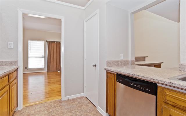 Building Photo - 7450 Holly Hill Dr
