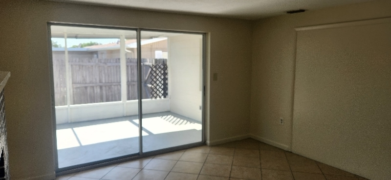 Building Photo - 3104 Primrose Dr